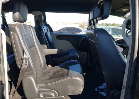 2018 Dodge Grand Caravan Sxt z USA, uszkodzony, nr VIN 2C4RDGCG8JR208910